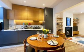 Stylish 2-Bedroom Townhouse Next To Brighton Station