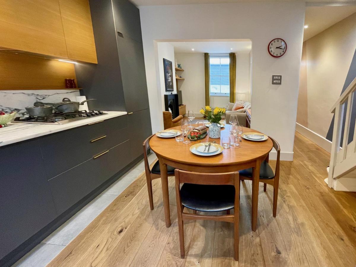 Stylish 2-Bedroom Townhouse Next To Brighton Station Exterior photo